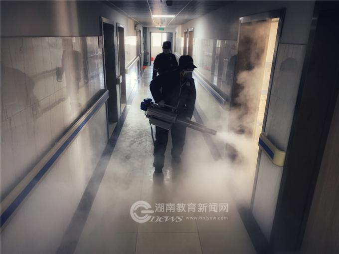 湖南工业职院：践行雷锋精神 青年学子共同战“疫”